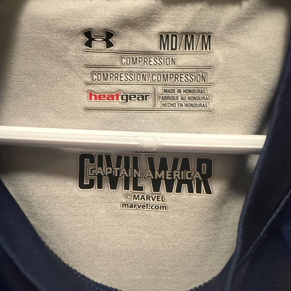 Under Armour Superhero Compression Dri Fit T-Shirt - Captain America Size kids M - Picture 2 of 6